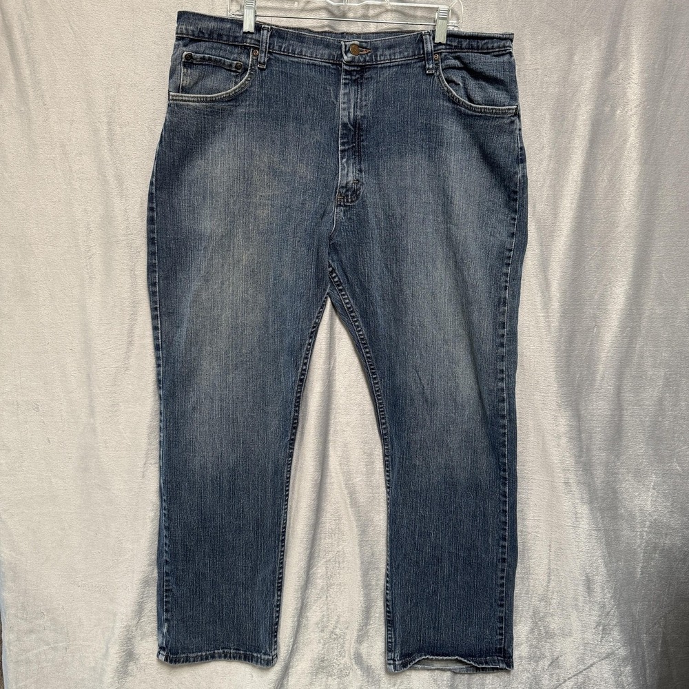 Wrangler Jeans Mens 40x30 Blue Relaxed Fit Stretch Denim Casual Light Wash Pants